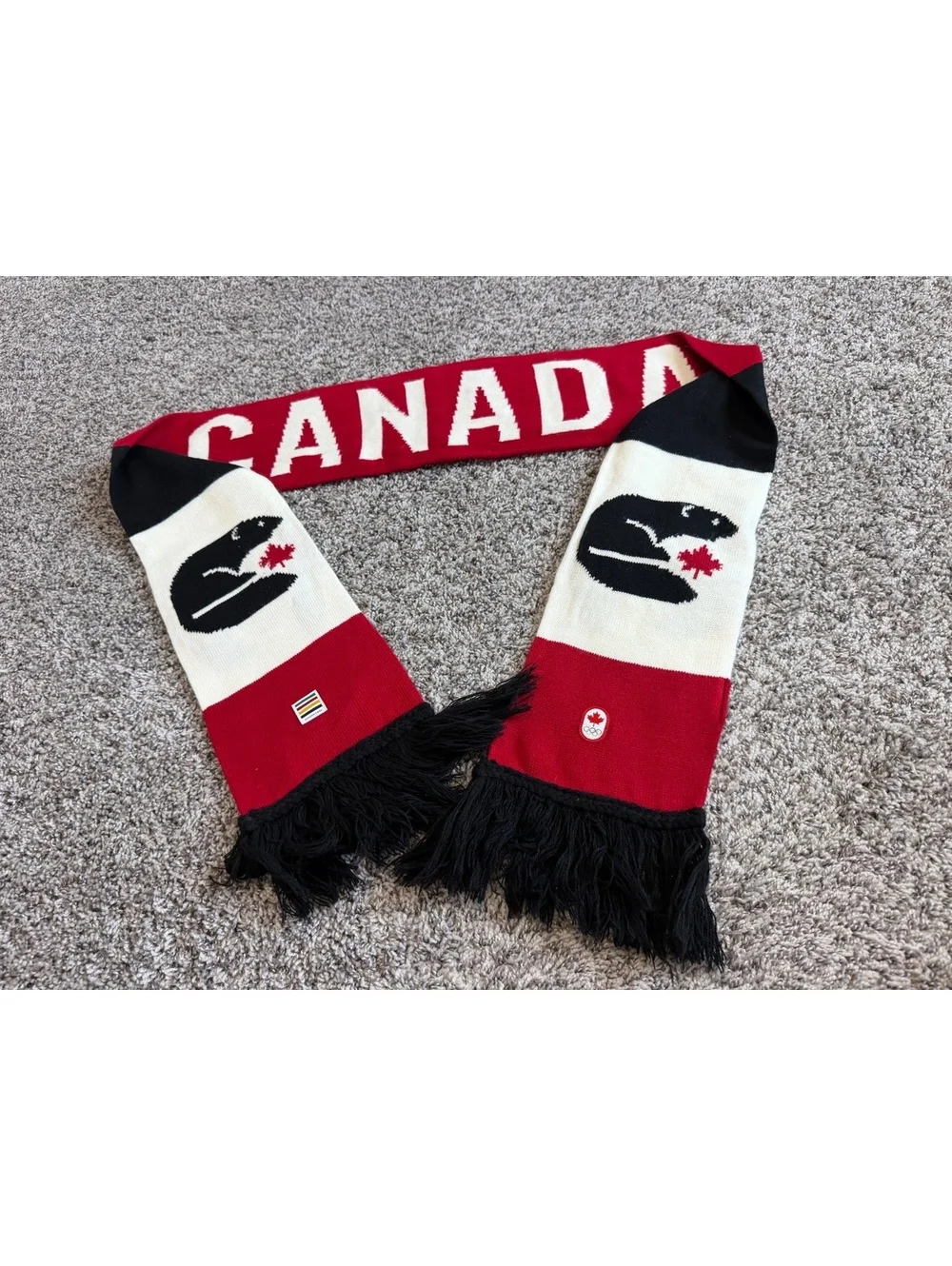 Hudson’s Bay Team Canada Olympic Fan Apparel Fringe Knit Scarf